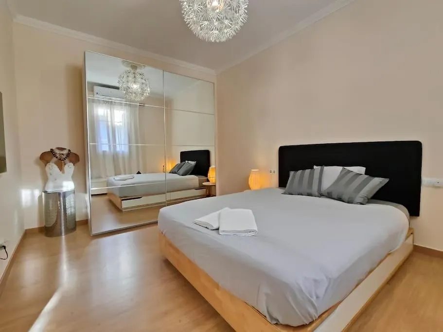 Elegant Apartment Rambla Badal バルセロナ